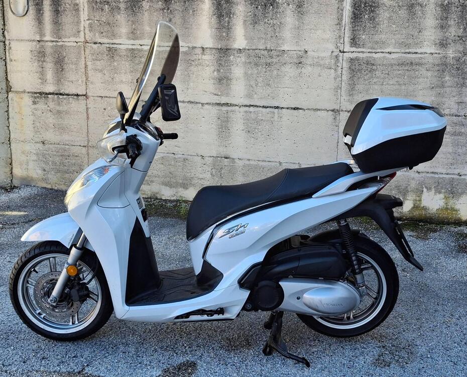 Honda SH 300 i ABS (2016 - 20) (3)