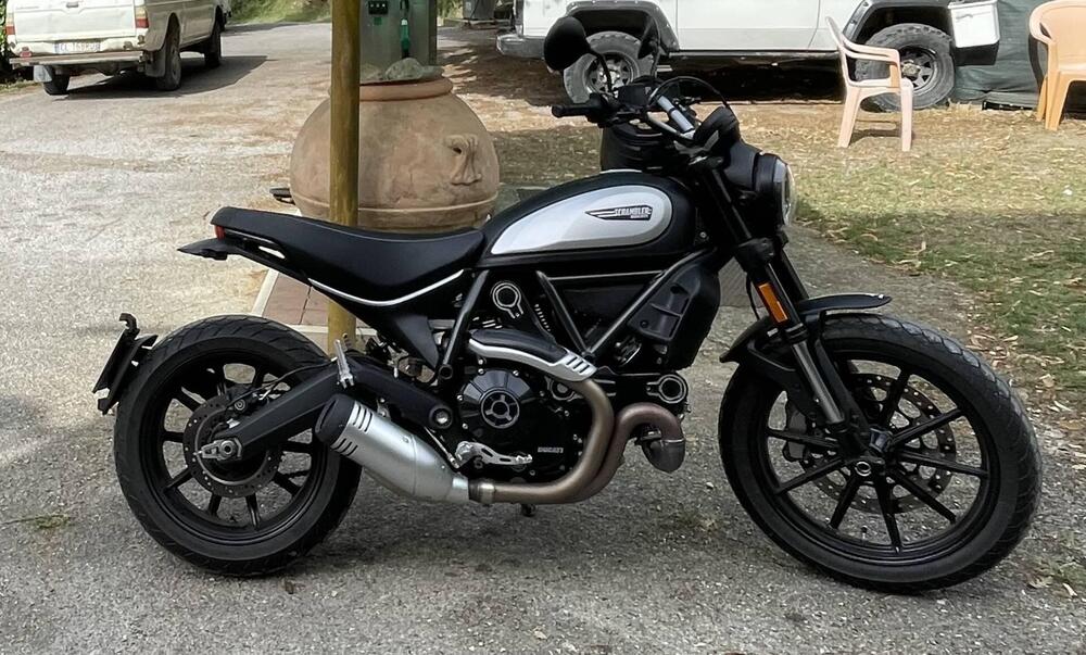 Ducati Scrambler 800 Icon Dark (2021 - 22) (2)