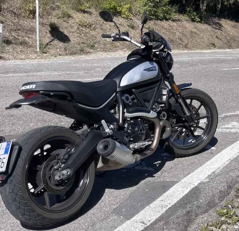 Ducati Scrambler 800 Icon Dark (2021 - 22) (5)