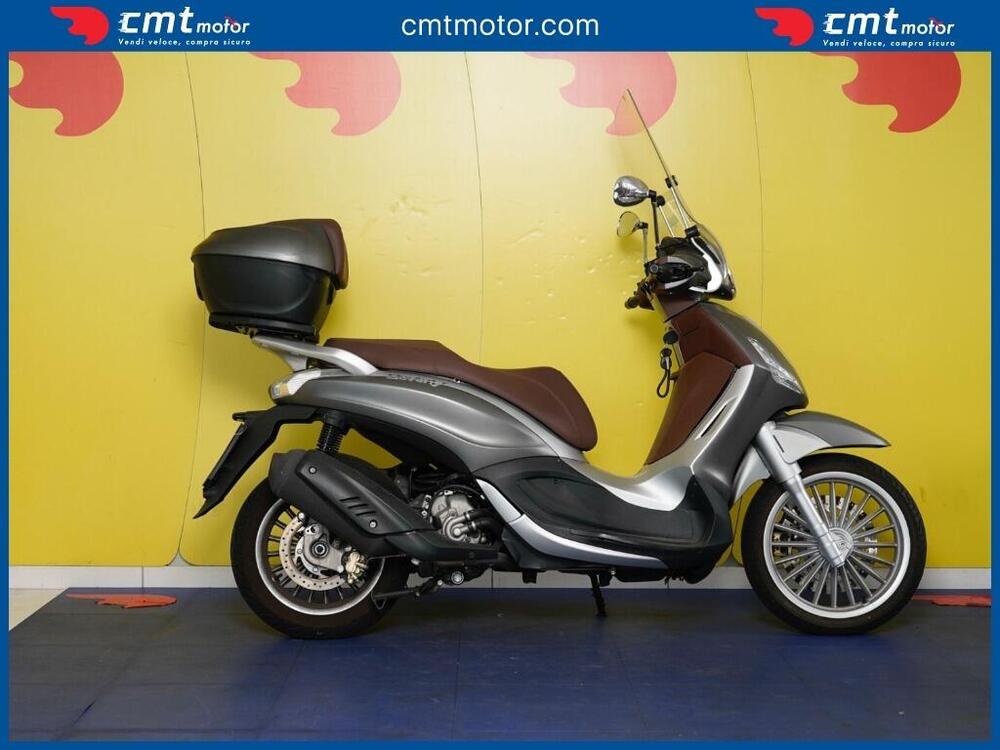 Piaggio Beverly 300 i.e. Street (2020) (2)