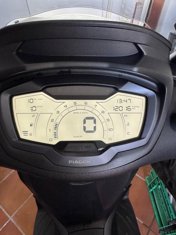 Piaggio Beverly 300 S ABS-ASR (2021 - 25) (5)