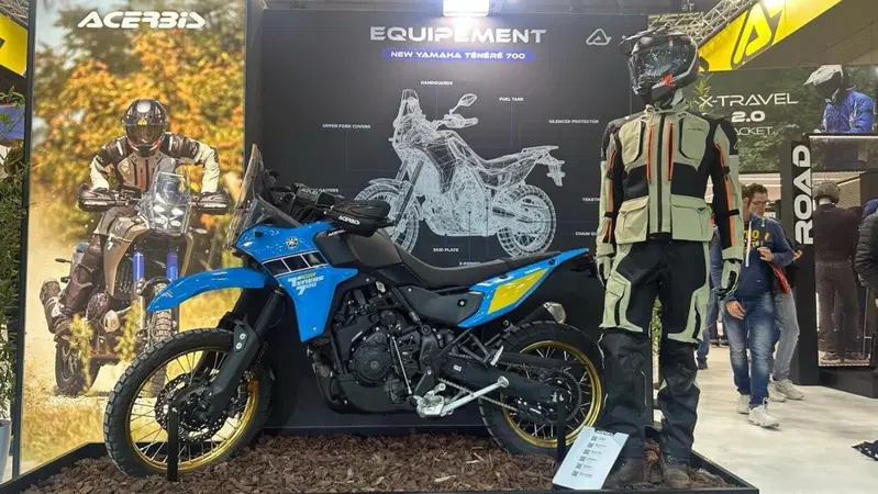 Acerbis ad EICMA 2025: arrivano un nuovo completo adventure e un nuovo casco da cross [VIDEO]