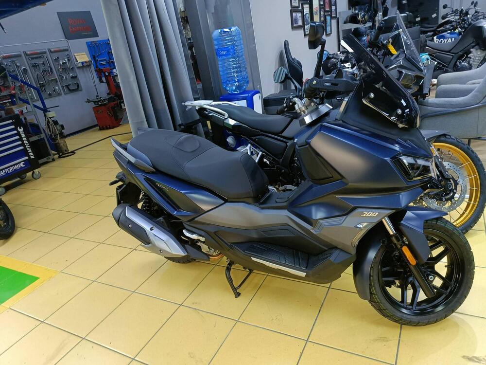 Sym ADX 300 (2024 - 25) (2)