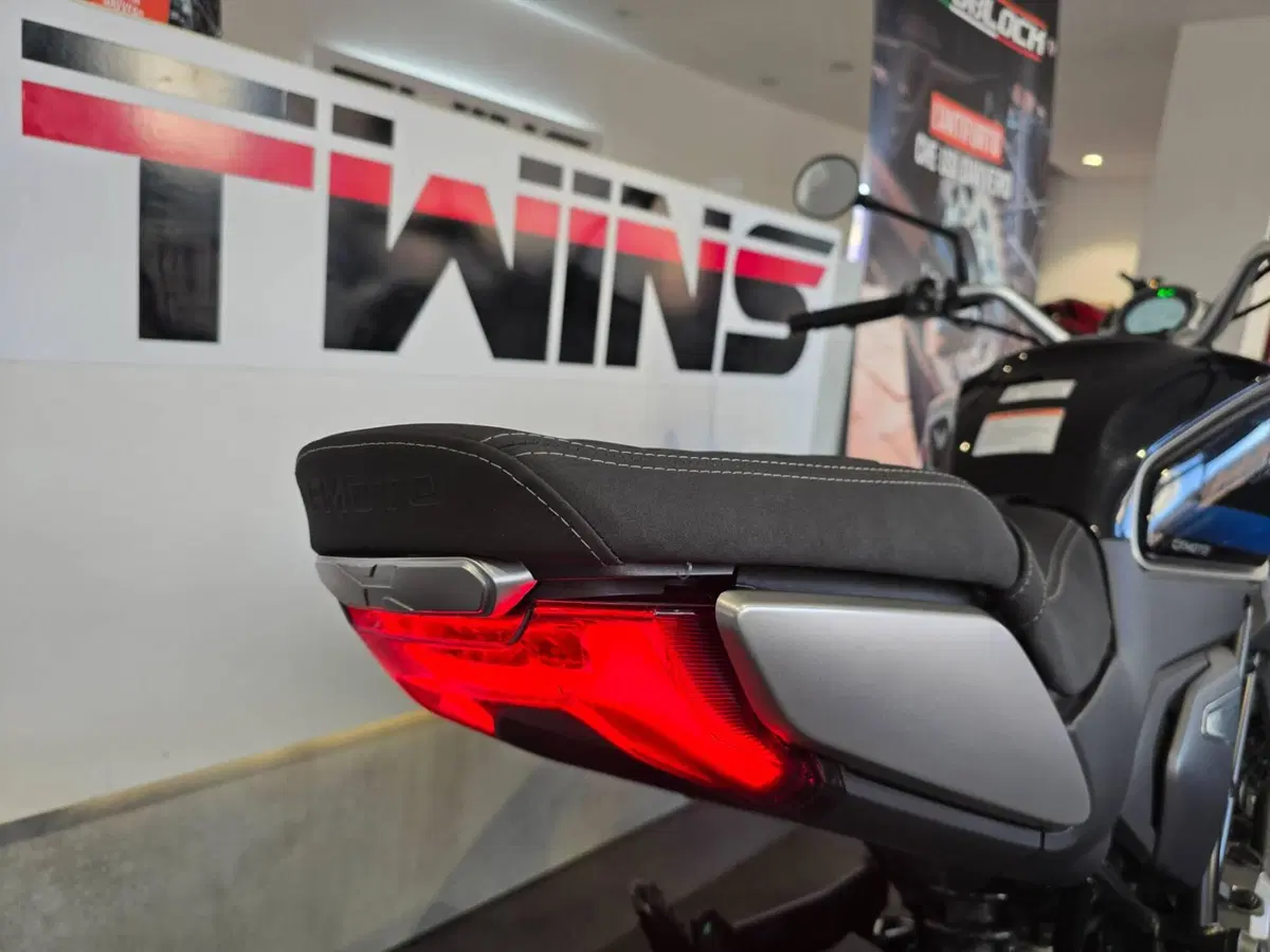 CFMOTO 300CL-X Heritage (2023 - 26) (9)