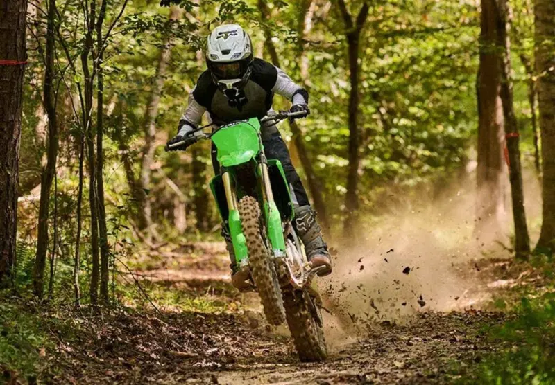 Kawasaki KX 450 (2025) (4)
