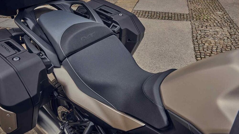 Honda NT 1100 DCT Electronic Suspension (2025) (4)