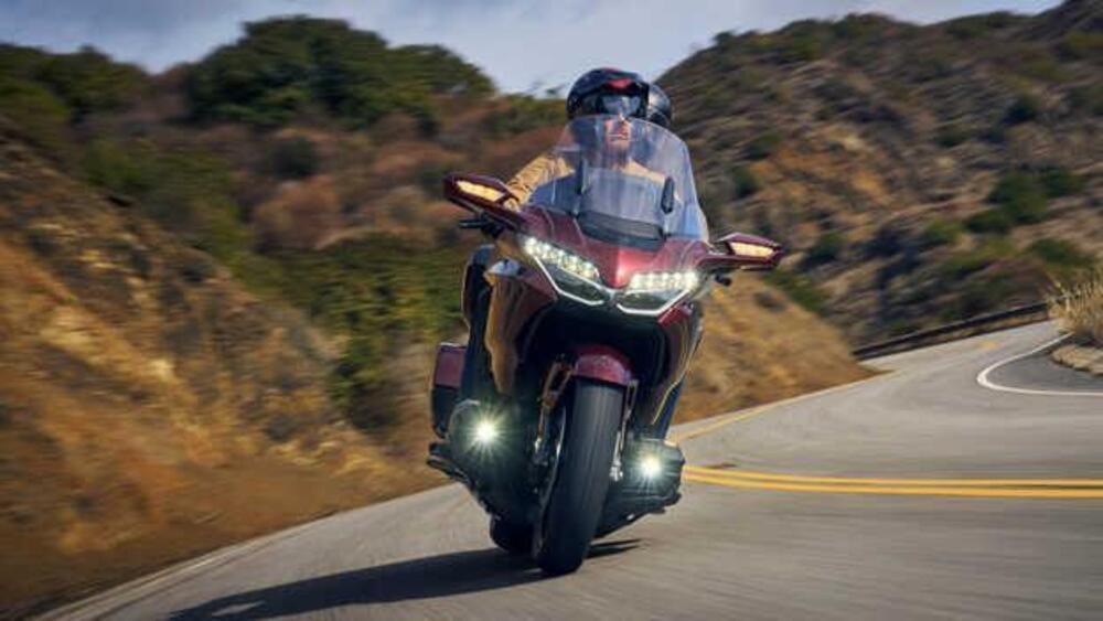 Honda GL 1800 Gold Wing Tour (2025) (3)