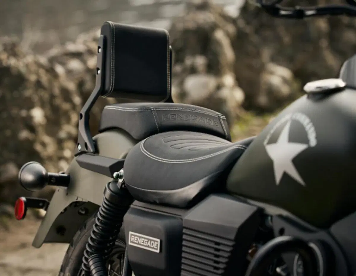 Um Italia Renegade Commando 300 (2025 - 26) (2)