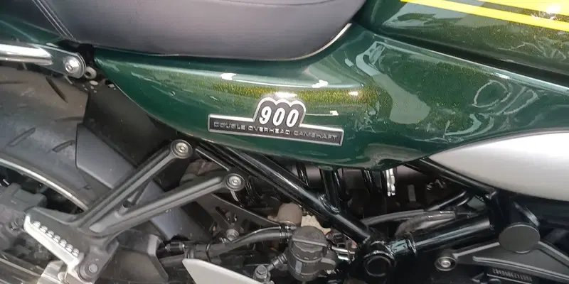 Kawasaki Z 900 RS (2022 - 25) (5)