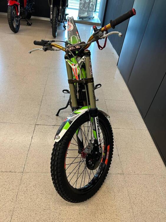 Vertigo Nitro 300 (2023 - 24) (4)