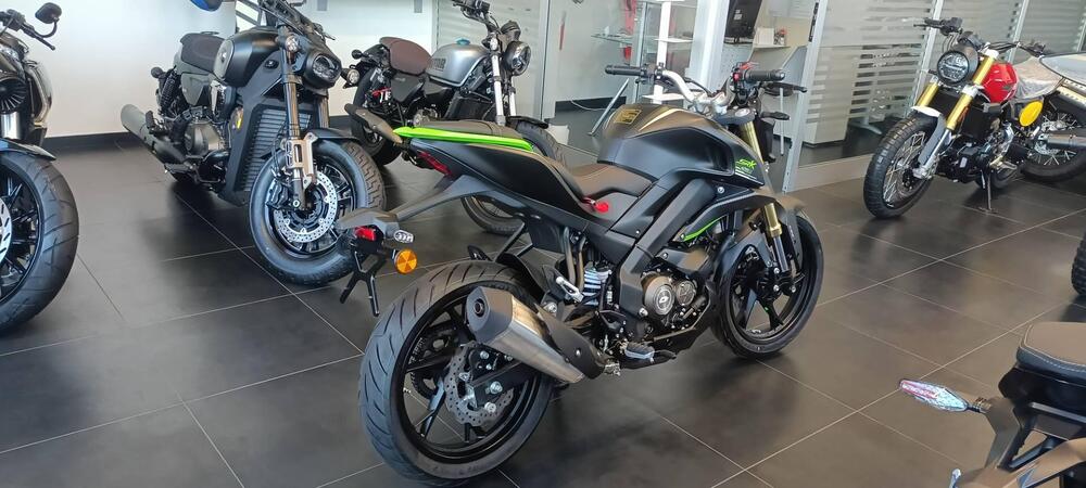 QJ Motor SRK 125 S (2025) (3)