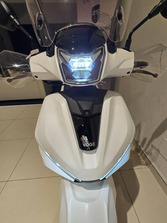 Voge Sfida SR16 200 (2025) (5)