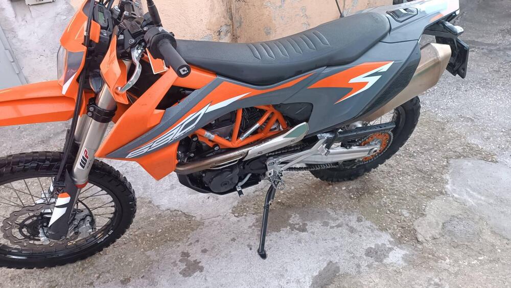 KTM 690 Enduro R (2021) (2)