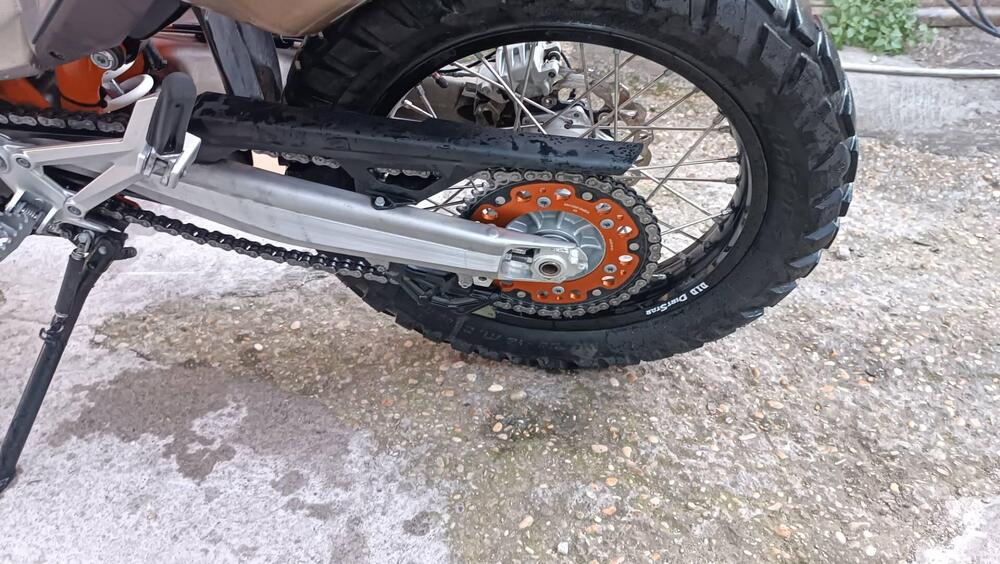 KTM 690 Enduro R (2021) (4)