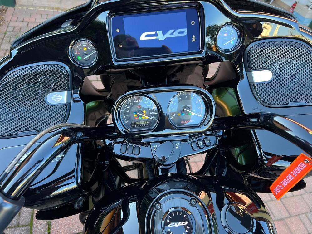 Harley-Davidson Road Glide (2022) (4)