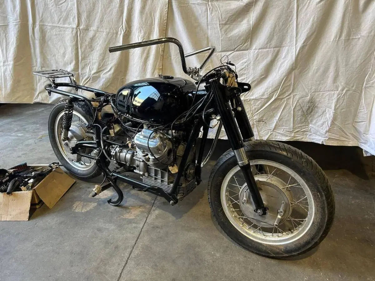 Moto Guzzi V7 850 GT SIDECAR