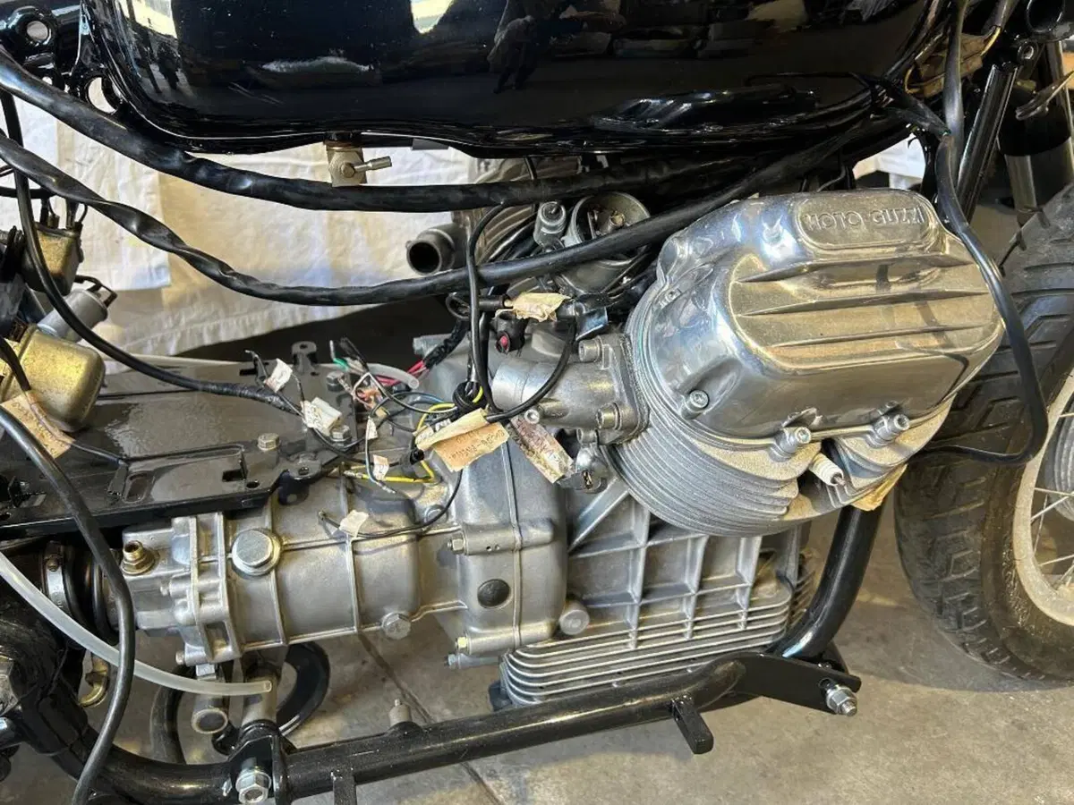 Moto Guzzi V7 850 GT SIDECAR (3)