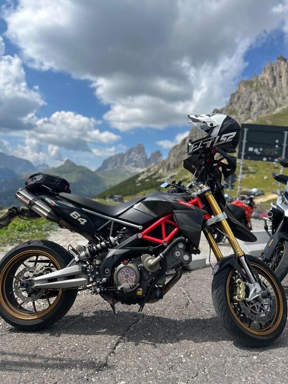 Aprilia Dorsoduro 750 Factory (2010 - 13)