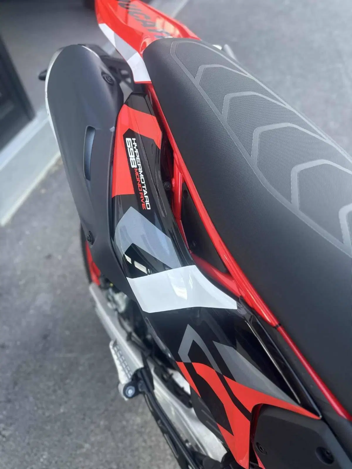 Ducati Hypermotard 698 Mono RVE (2024 - 26) (5)