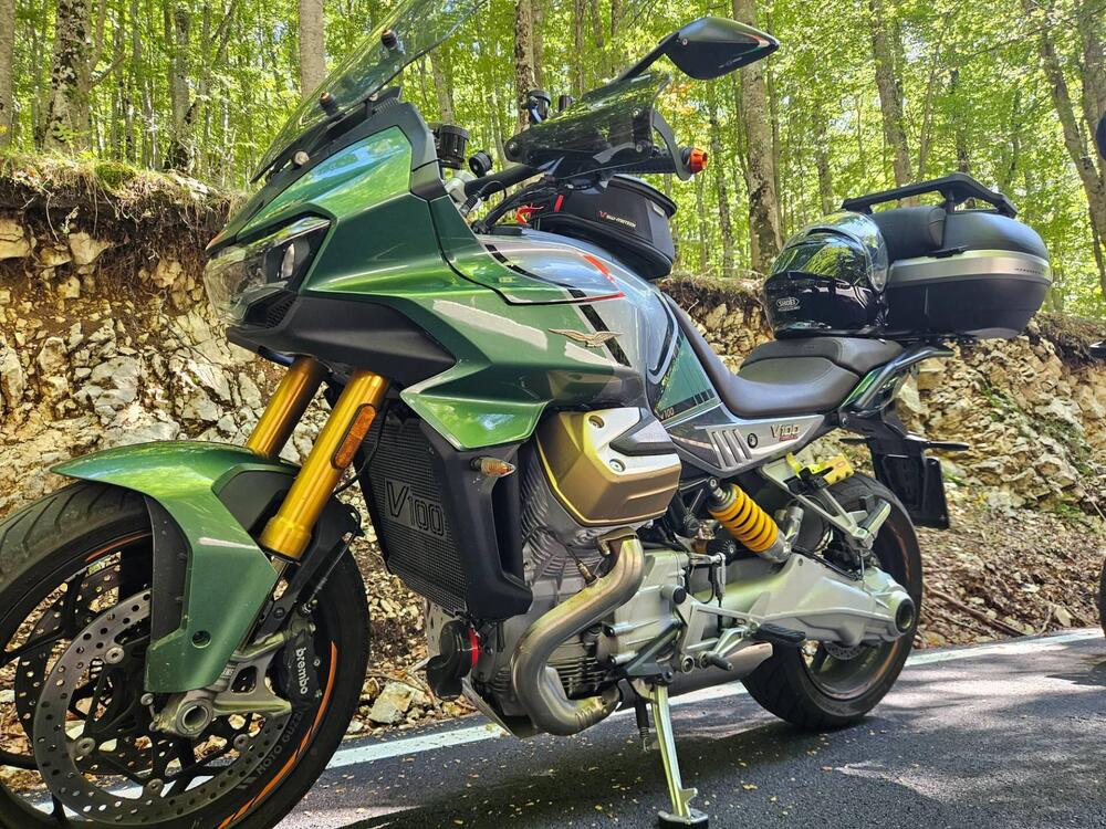 Moto Guzzi V100 Mandello S (2022 - 24)
