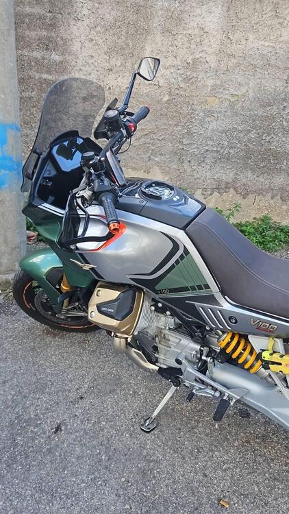 Moto Guzzi V100 Mandello S (2022 - 24) (3)