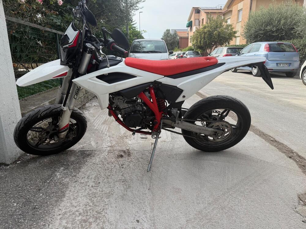 Betamotor RR 125 4T Motard LC (2021 - 23) (3)