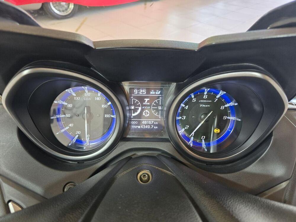 Yamaha T-Max 560 (2020 - 21) (4)
