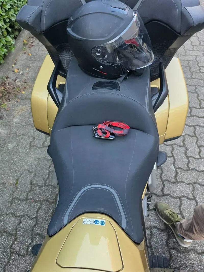 Honda GL 1800 Gold Wing Tour 50° Anniversario (2025 - 26) (9)