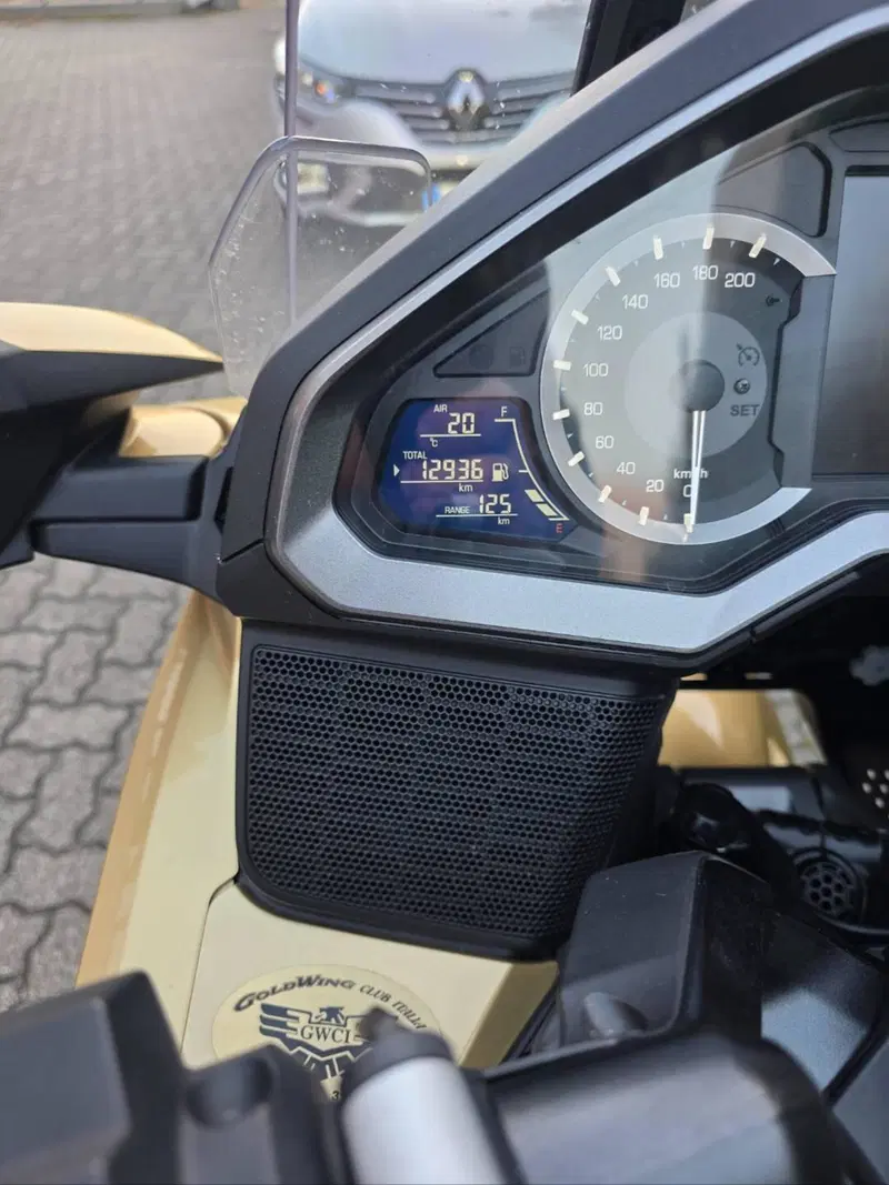 Honda GL 1800 Gold Wing Tour 50° Anniversario (2025 - 26) (11)