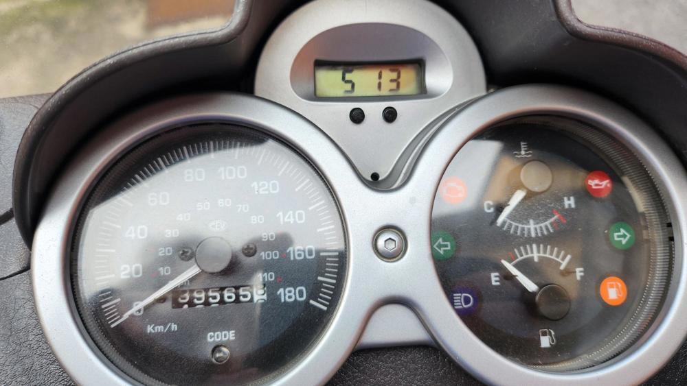 Piaggio Beverly 250 (2004 - 05) (4)