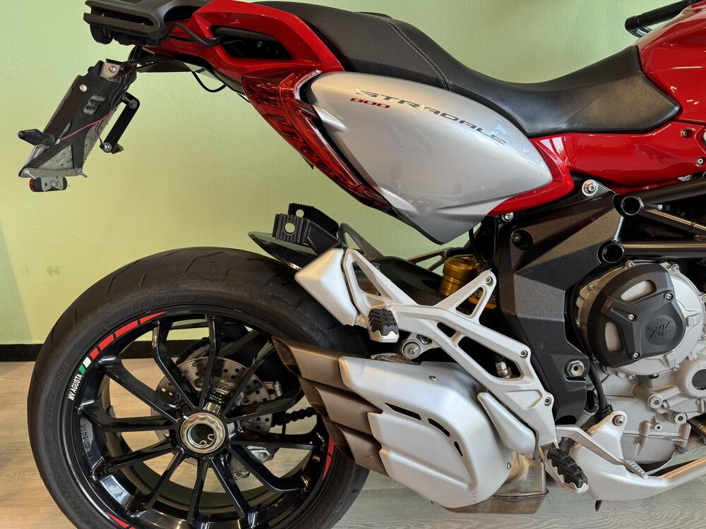 MV Agusta Stradale 800 EAS ABS (2015 - 17) (2)