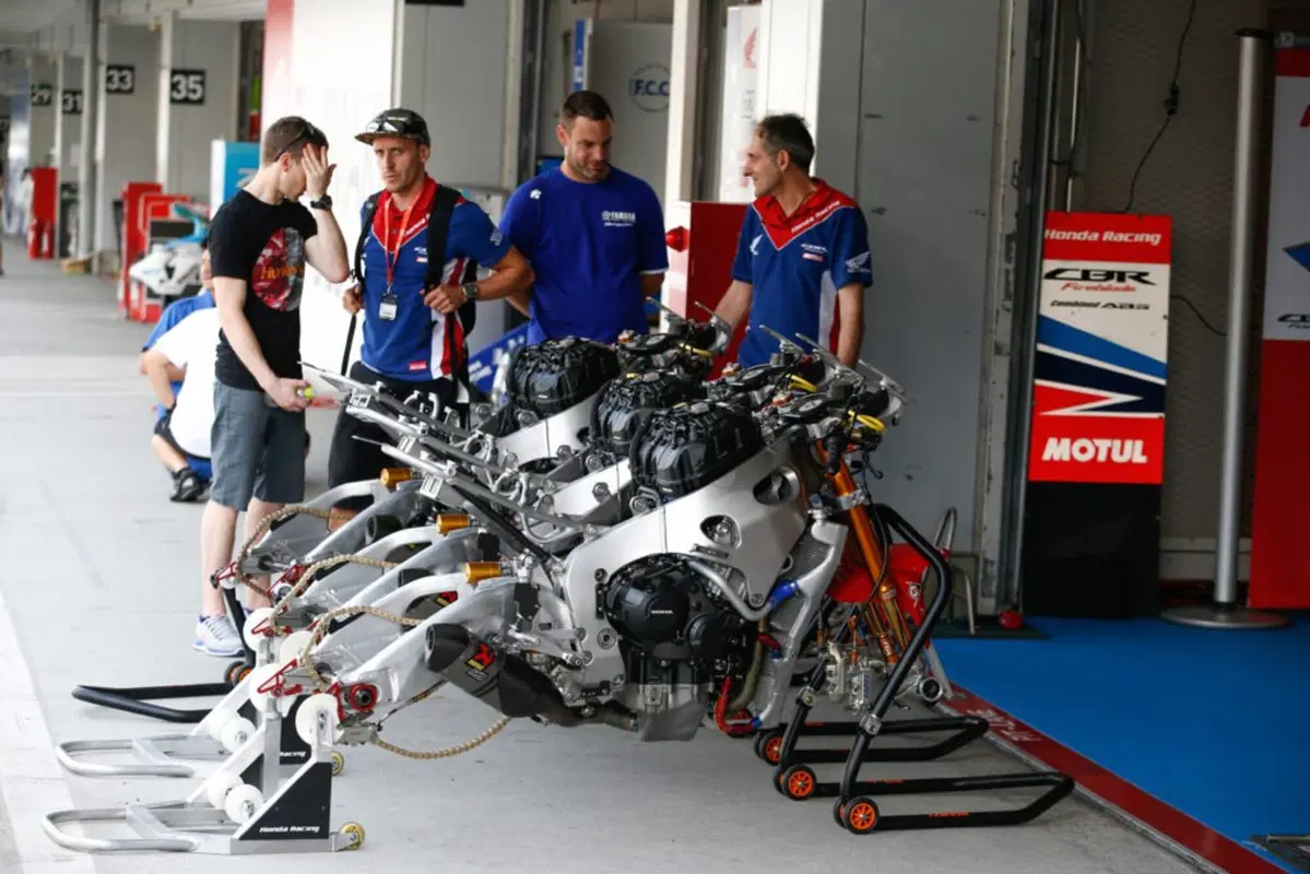 8 ore di Suzuka 2016: Yamaha vuole il bis (10)