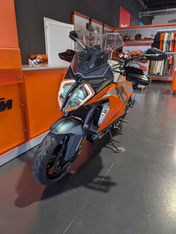 KTM 1290 Super Duke GT (2022 - 25) (3)
