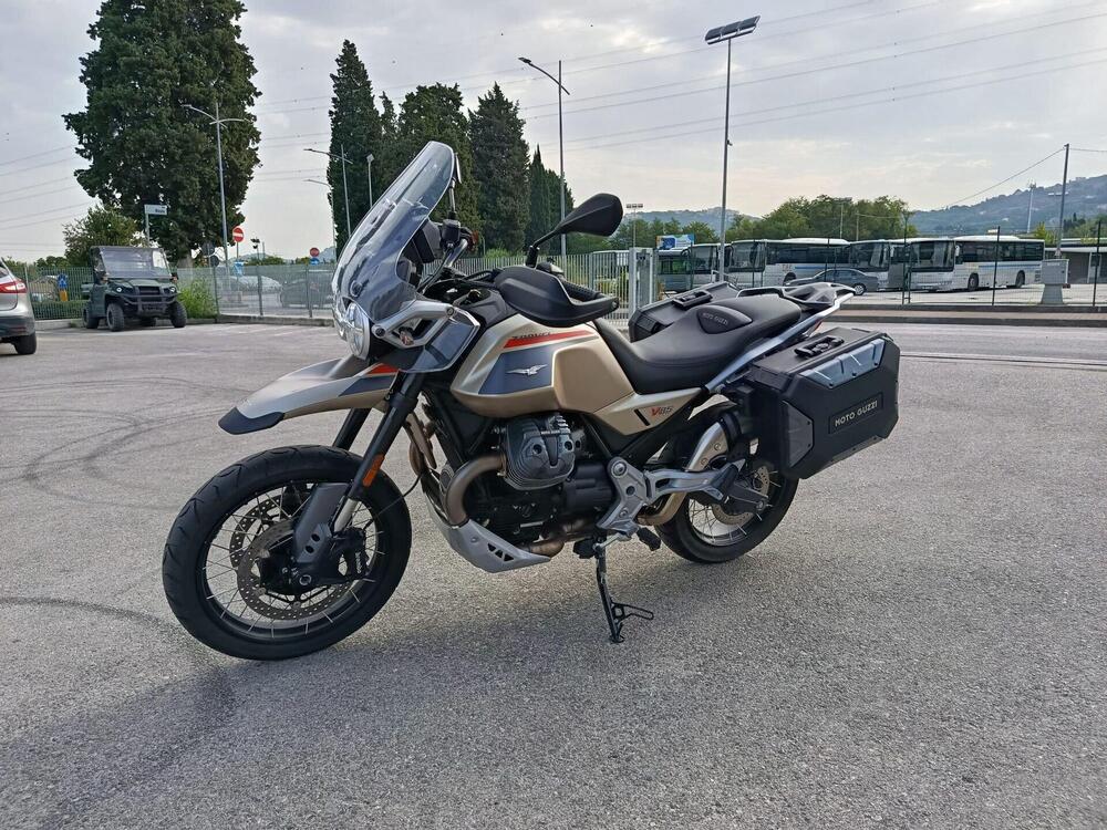 Moto Guzzi V85 TT Travel (2024 - 25) (2)