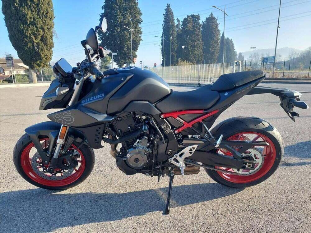 Suzuki GSX-8S (2025) (5)