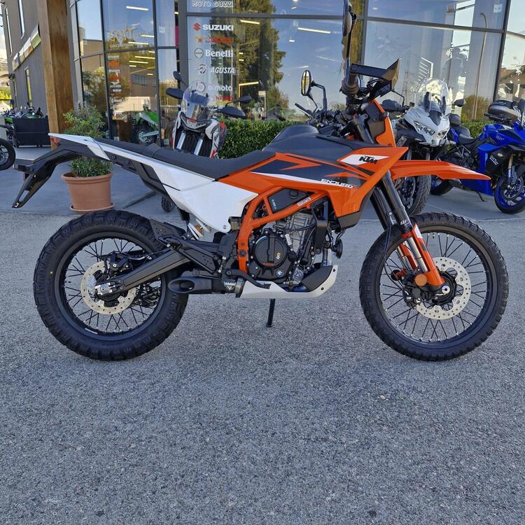 KTM 125 Enduro R (2025 - 26) (2)