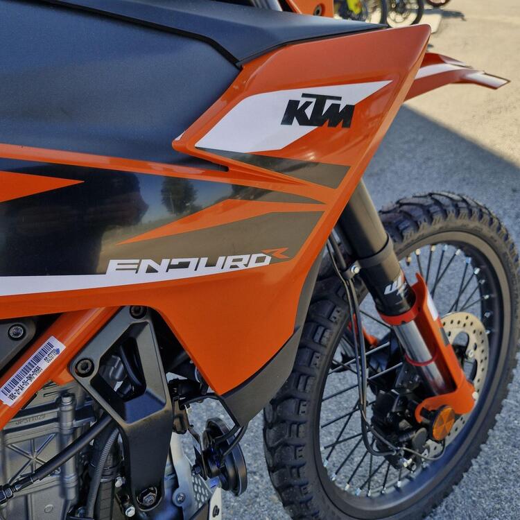 KTM 125 Enduro R (2025 - 26) (4)