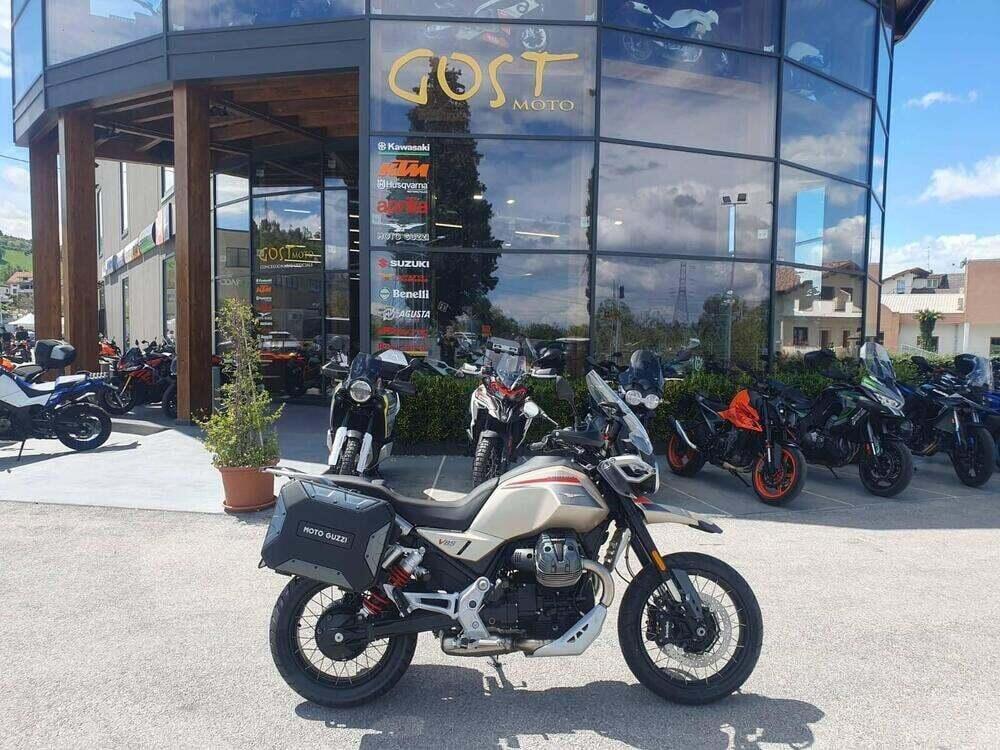 Moto Guzzi V85 TT Travel (2024 - 25)