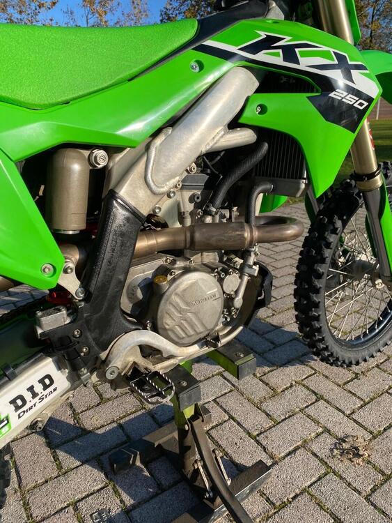 Kawasaki KX 250 F (2023) (3)