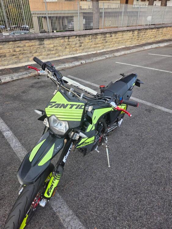 Fantic Motor XMF 125 Motard Performance 4T (2023 - 24) (2)