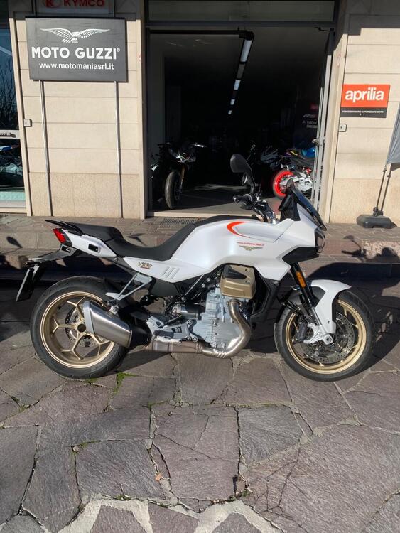 Moto Guzzi V100 Mandello (2022 - 24)