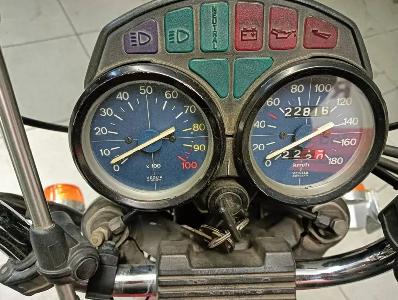 Moto Guzzi V35C (7)