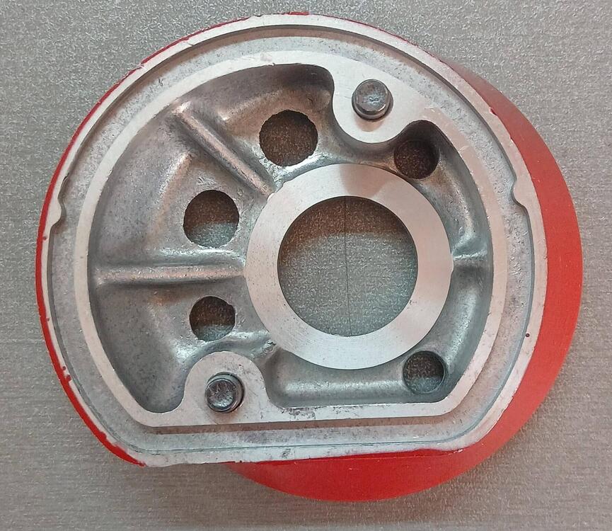 15410MG7010 Base Filtro olio XLV750 Honda