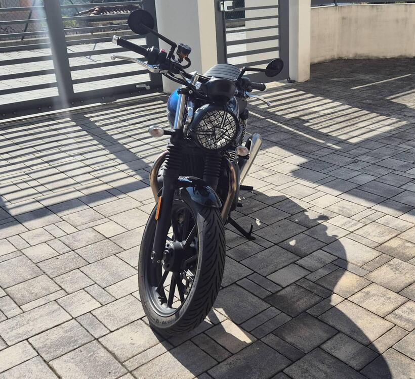 Triumph Street Twin 900 (2021 - 22) (2)