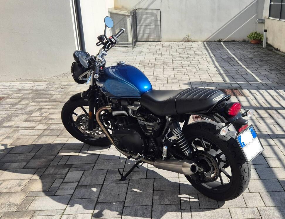 Triumph Street Twin 900 (2021 - 22) (4)