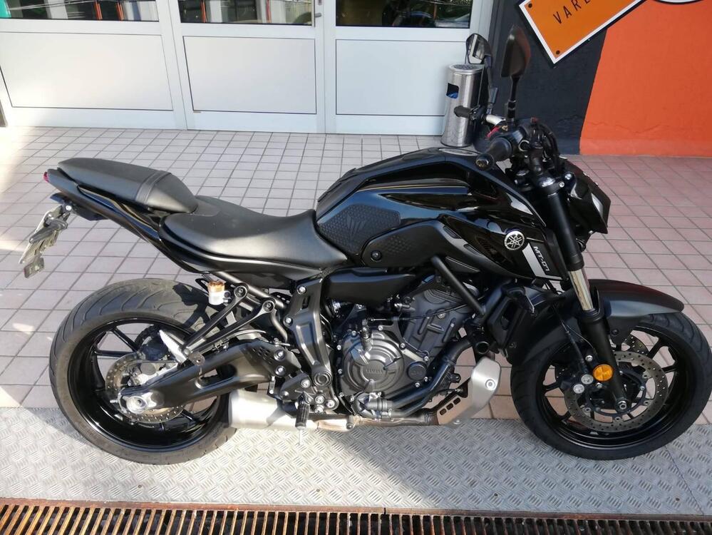 Yamaha MT-07 Pure (2023 - 25) (2)