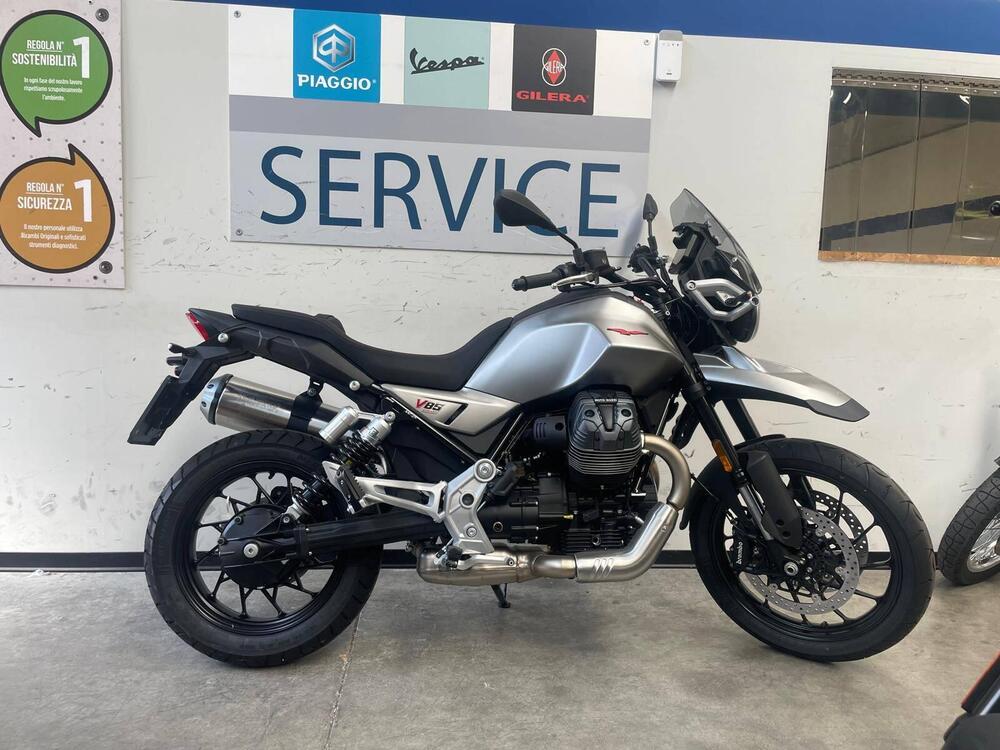 Moto Guzzi V85 Strada (2024 - 25)