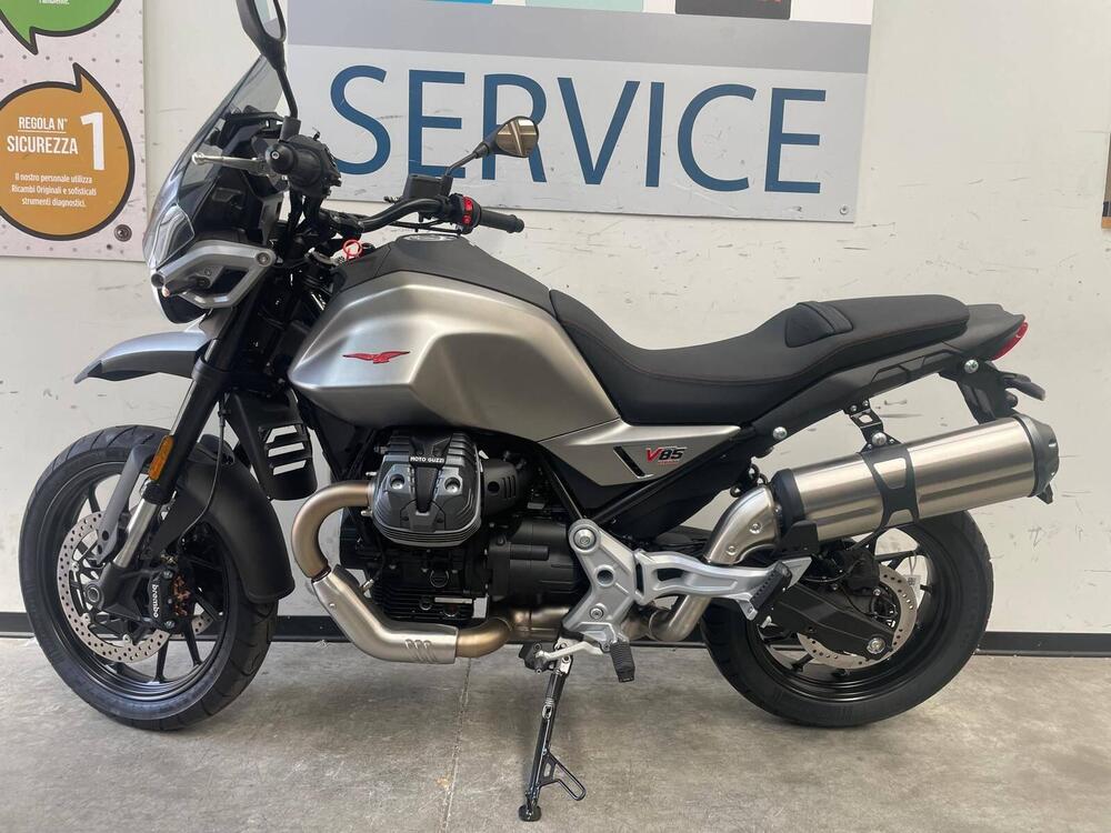 Moto Guzzi V85 Strada (2024 - 25) (2)