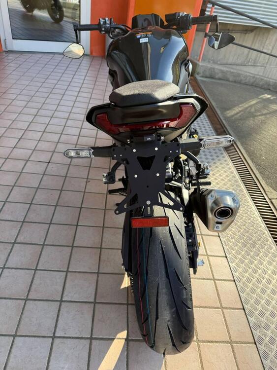 Kawasaki Z 900 (2025 - 26) (5)