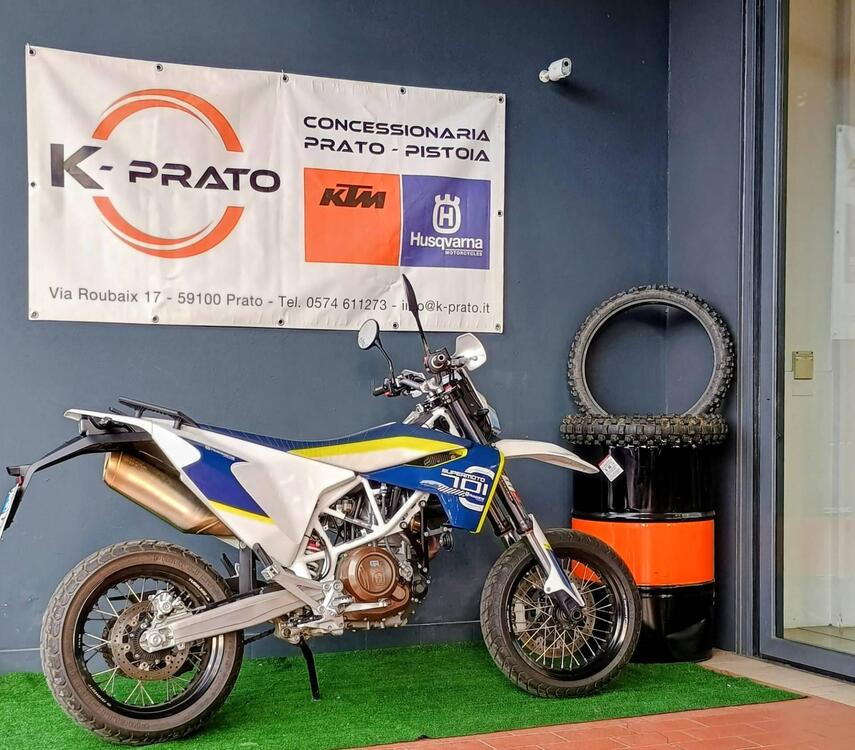 Husqvarna 701 Supermoto (2016) (5)